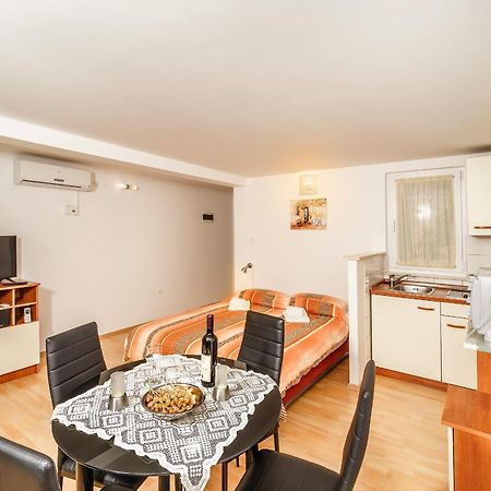 Apartmani Amila-Pisak Esterno foto