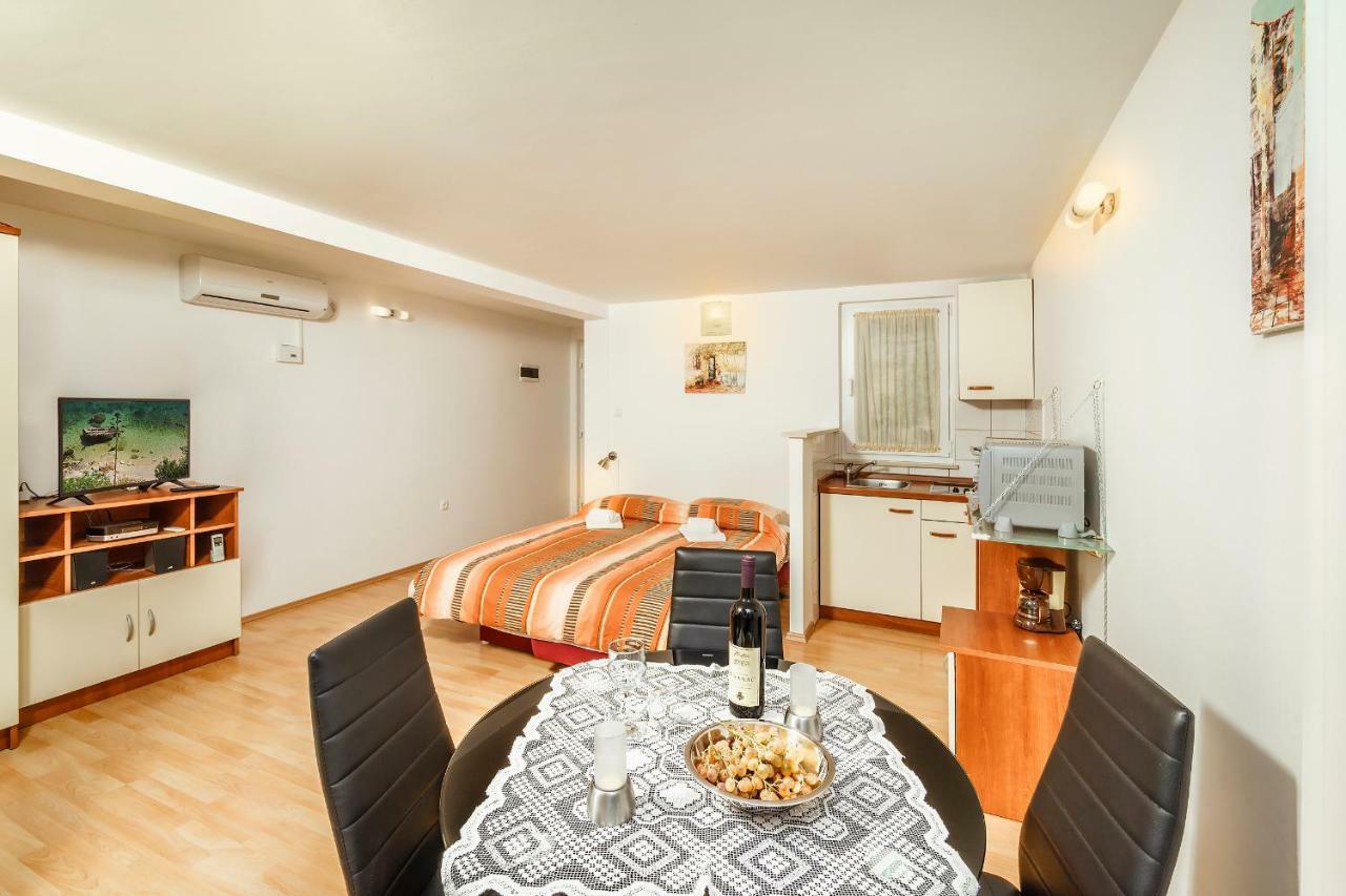 Apartmani Amila-Pisak Esterno foto